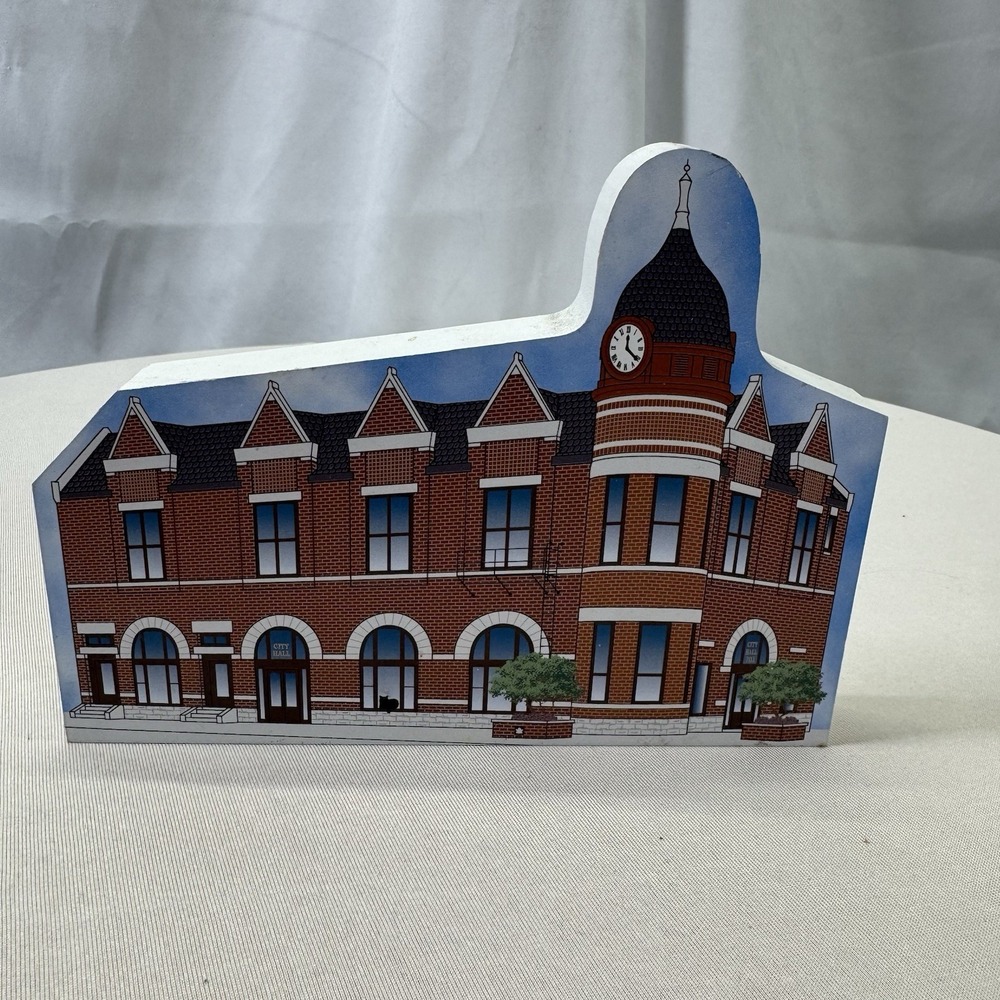 2014 Cats Meow Hiawatha Town Clock Shelf Sitter